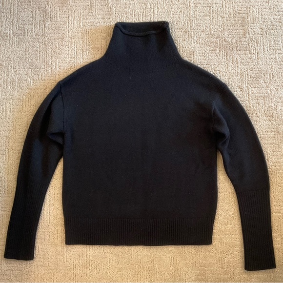 💕💜 Aritzia Wilfred Luxe 100% Cashmere Cyprie Mockneck Sweater Black XS EUC - Picture 3 of 10